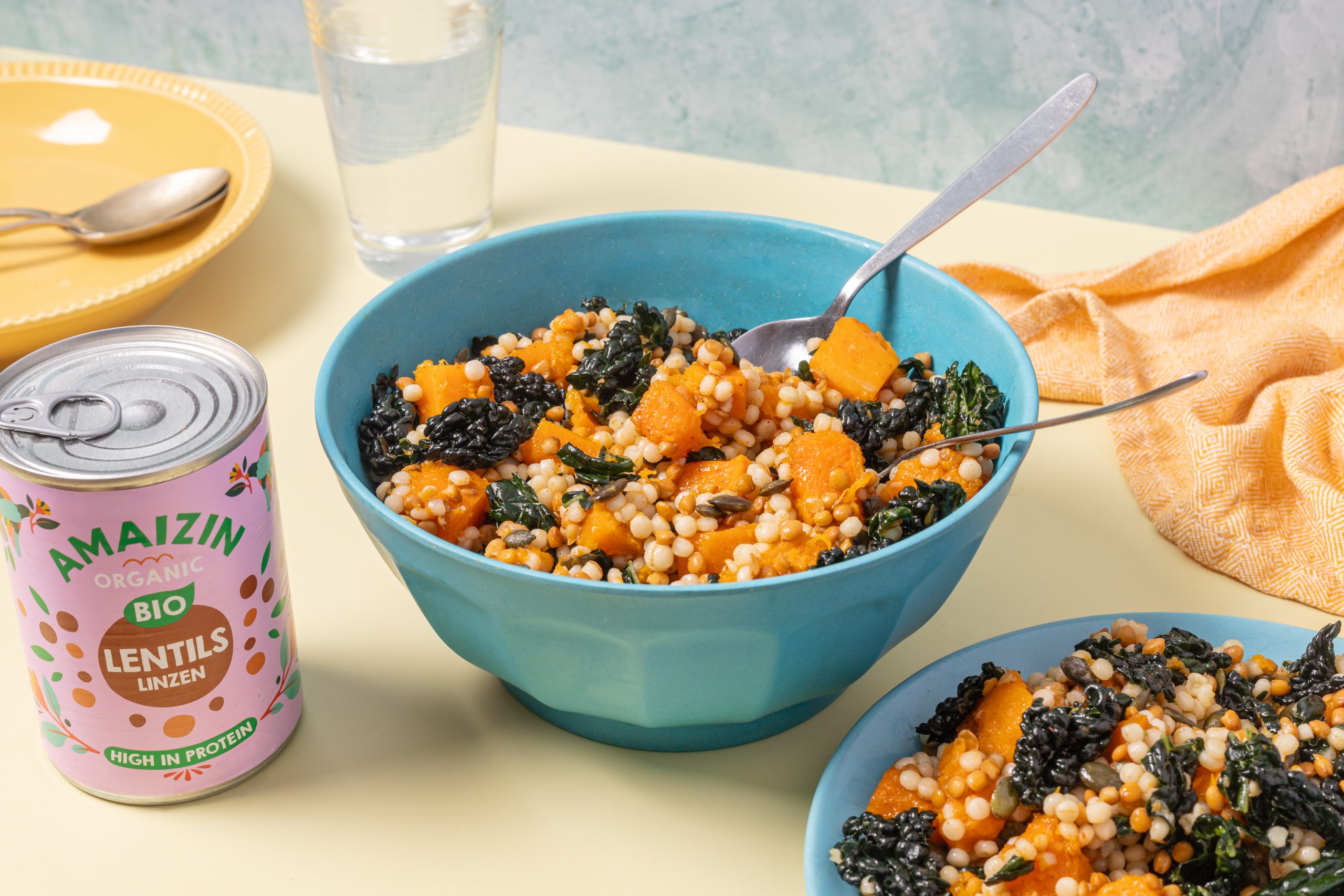 Parelcouscous met sticky 5-spice pompoen en gemarineerde linzen (landscape 1 met blik)